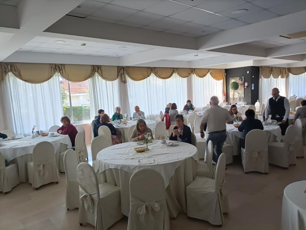 Domizia Palace Hotel Baia Domizia Bagian luar foto