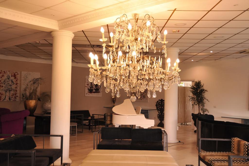 Domizia Palace Hotel Baia Domizia Bagian luar foto