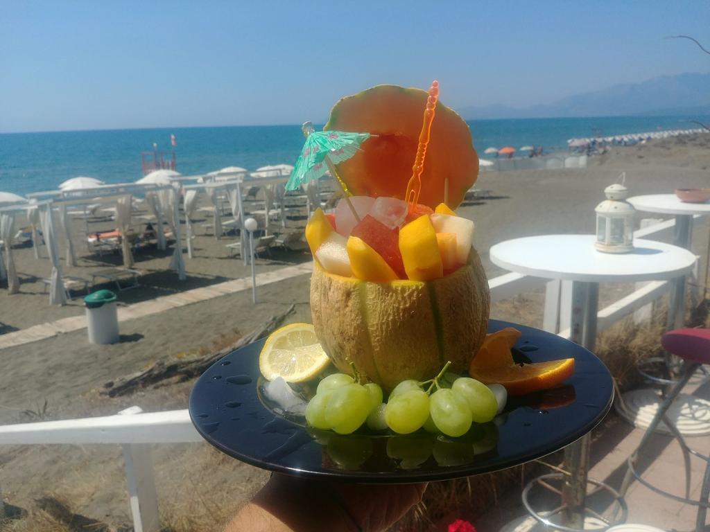 Domizia Palace Hotel Baia Domizia Bagian luar foto