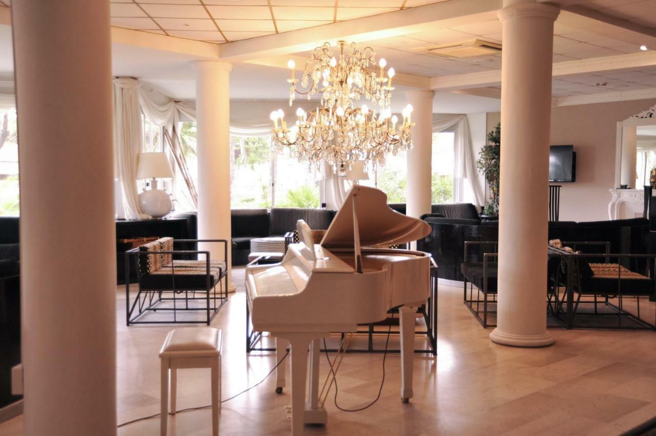 Domizia Palace Hotel Baia Domizia Bagian luar foto